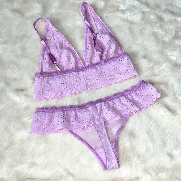 Eyelet Lace Lingerie Set - Picture 6 of 6